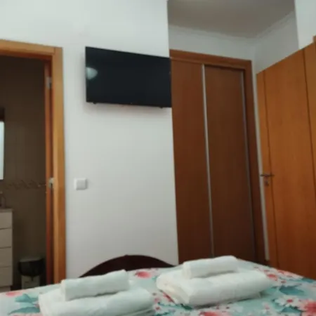 Julia House Holidays Nazaré