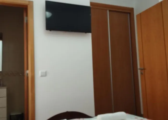 Julia House Holidays Nazaré